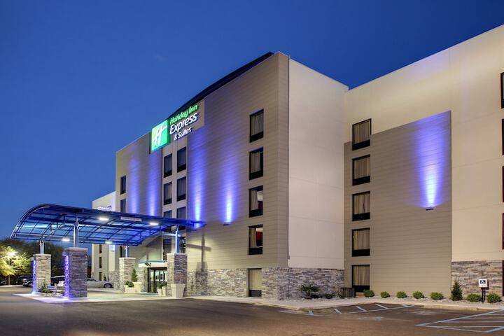 Holiday Inn Express & Suites Jackson Downtown - Coliseum by IHG