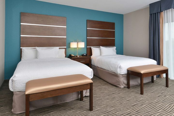 Hampton Inn & Suites Des Moines Downtown