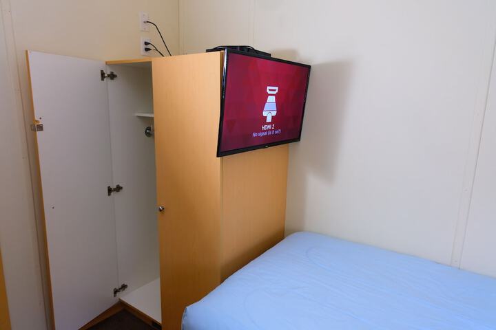 Room 9 of 32