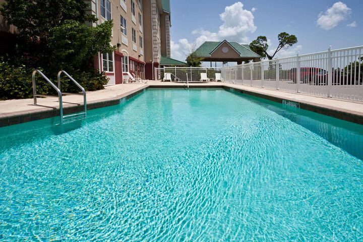 Country Inn & Suites by Radisson Port Charlotte, FL