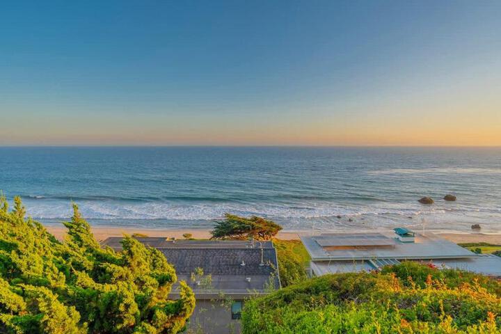 Malibu Villa with Beach Access and Ocean View