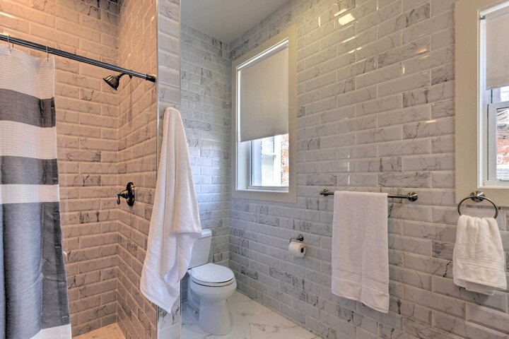 Modern Main St. Apt in Downtown Waynesville!