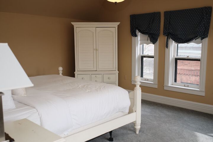 Room 165 of 185