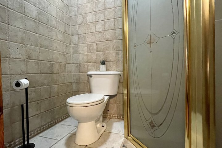Room 21 of 156