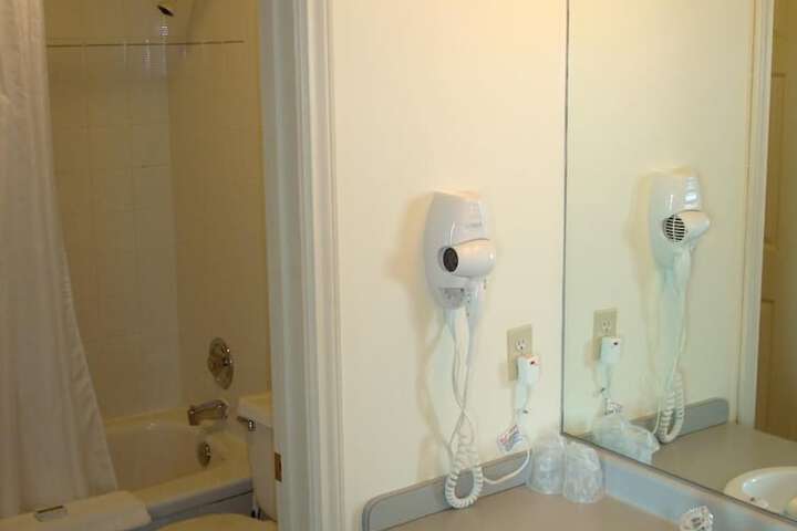Room 22 of 48