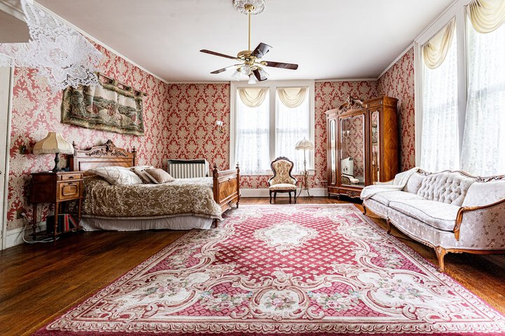 Room 47 of 145