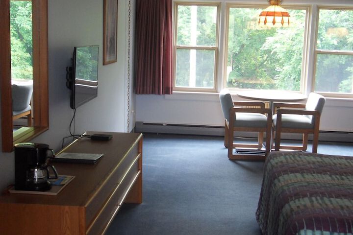 Room 18 of 40
