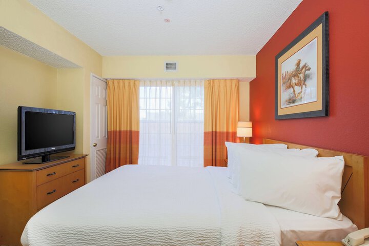 Room 13 of 26