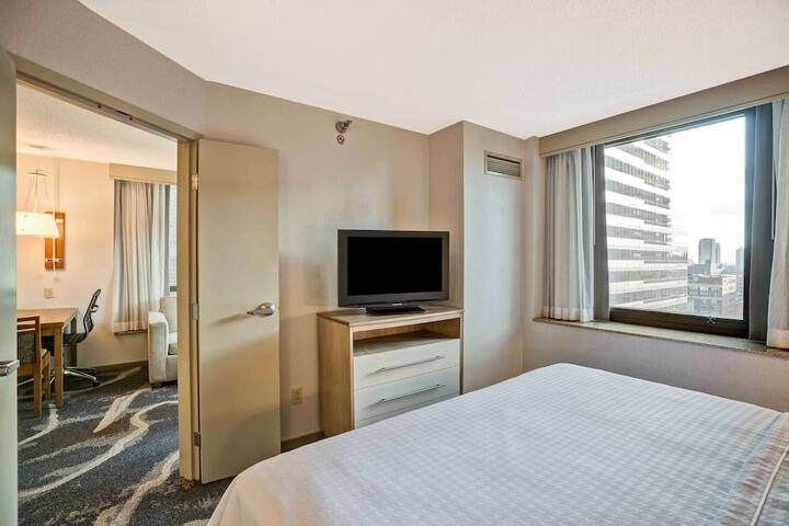 Room 18 of 38