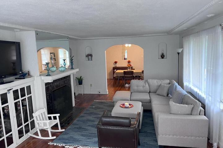 Charming 3 Bedroom Cottage Apartment in a Tudor-Style Home
