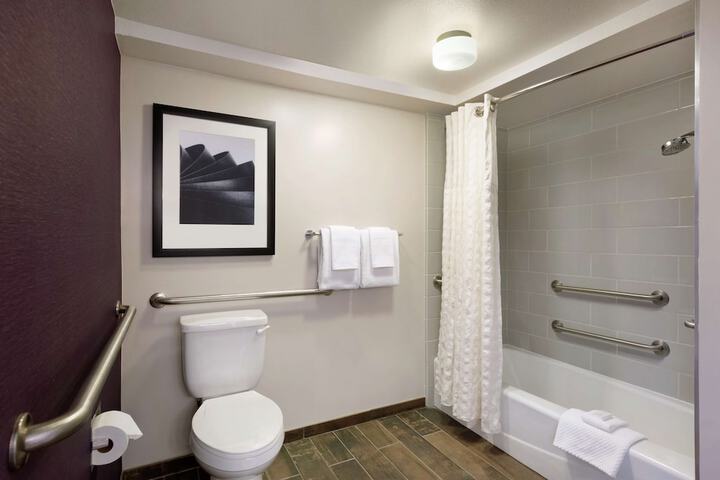 Embassy Suites by Hilton Santa Ana Orange County Airport