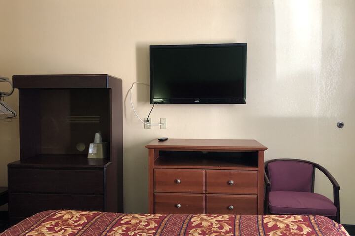 Room 16 of 32