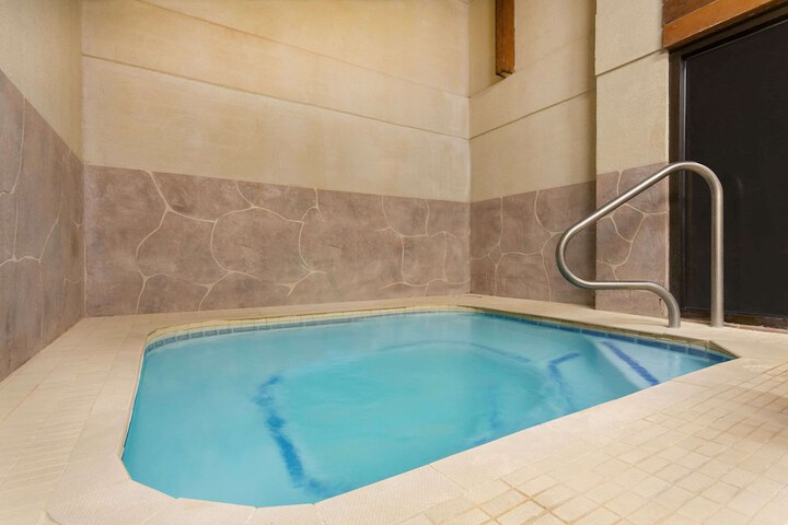 Pool 22 of 129