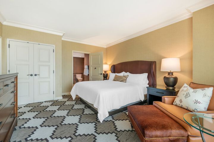 Room 34 of 122