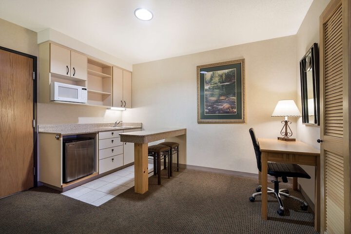 Best Western Golden Spike Inn & Suites