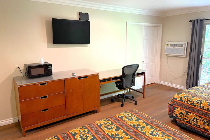Room 18 of 29