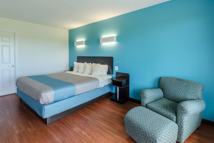 Room 18 of 31