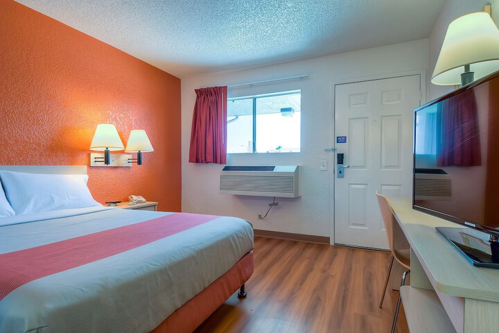 Motel 6 Rowland Heights CA - Los Angeles - Pomona