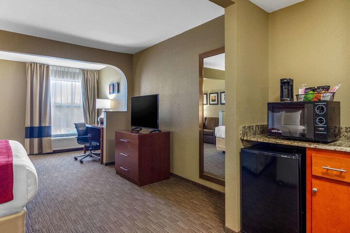 Room 10 of 31