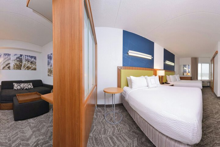 Room 17 of 33
