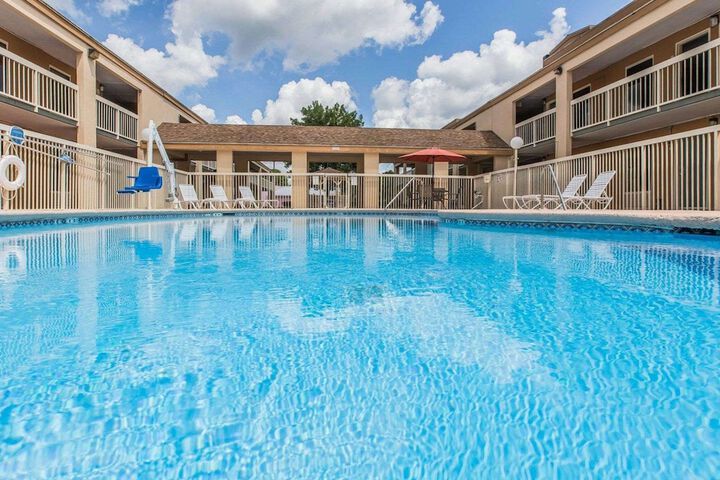 Pool 5 of 25