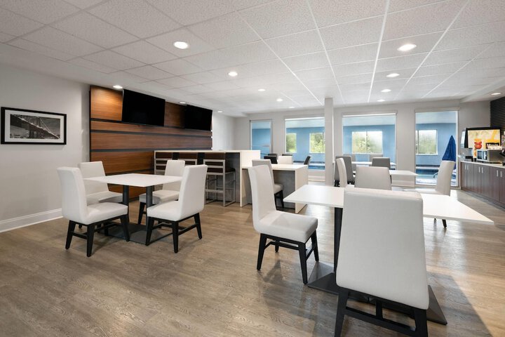 Wingate by Wyndham Dublin Near Claytor Lake State Park