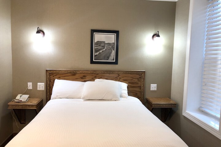 Room 31 of 43