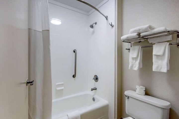 Room 43 of 61