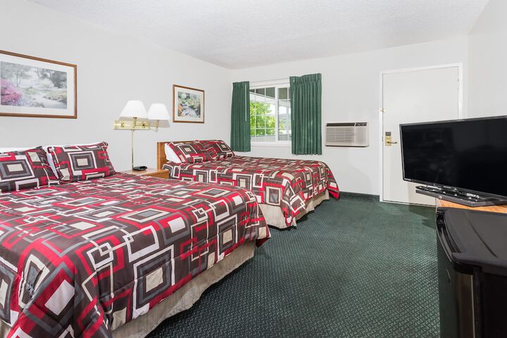 Room 8 of 12