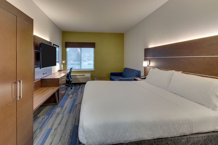Room 46 of 77