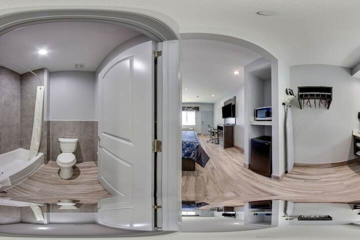 Room 10 of 22