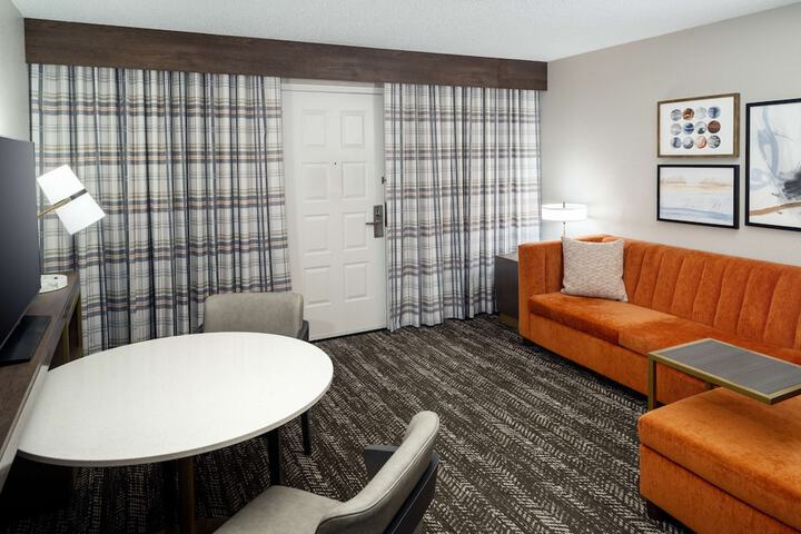 Room 48 of 76