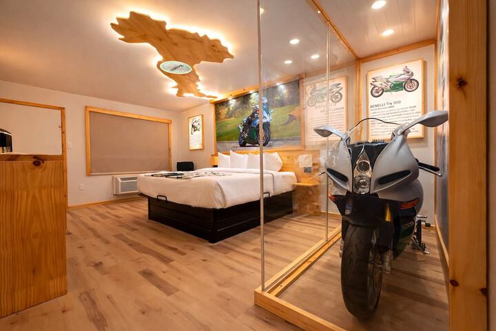 Motorcycle Inn