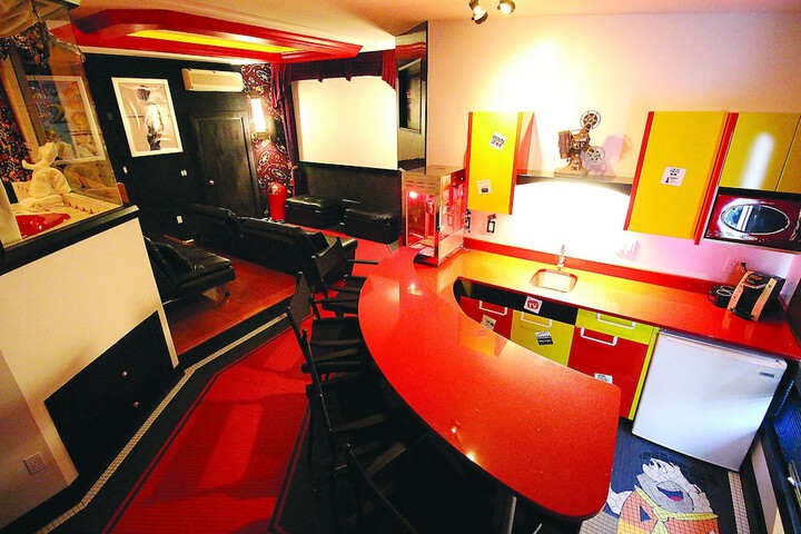 Room 93 of 153