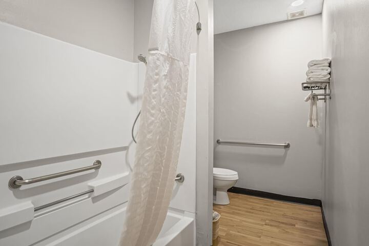 Sonesta Essential Hotels & Suites Kansas City / Blue Springs