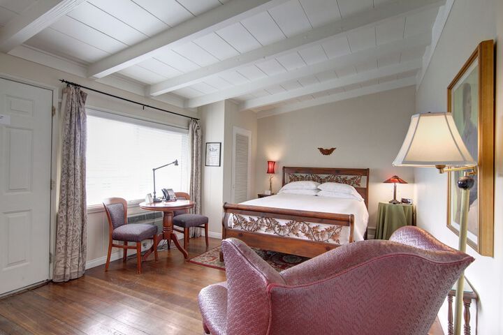 Room 27 of 70