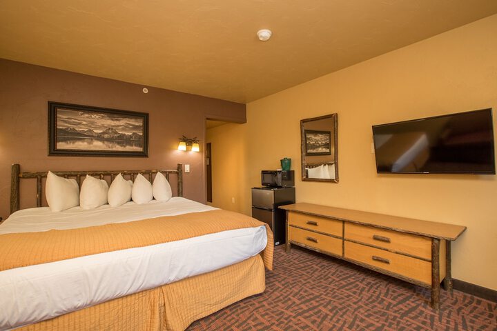 Elk Country Inn