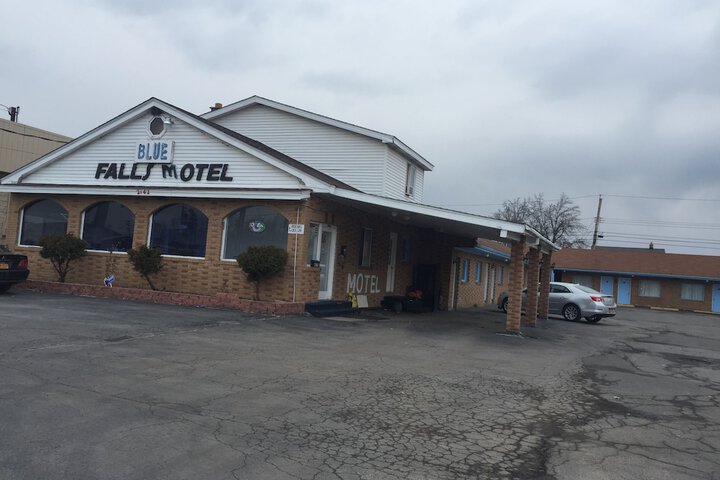 Blue Falls Motel