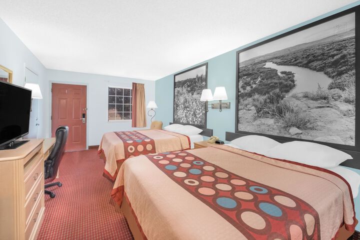 Room 27 of 40