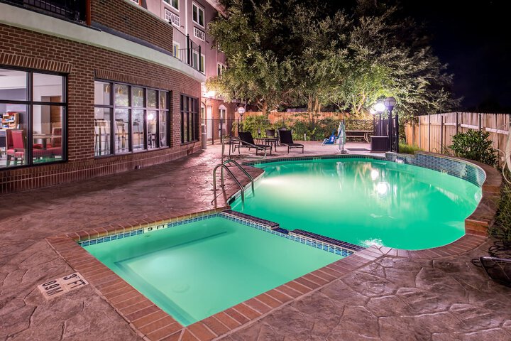 Pool 10 of 52