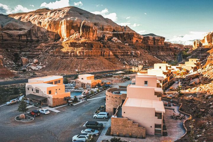 Bluff Dwellings Resort