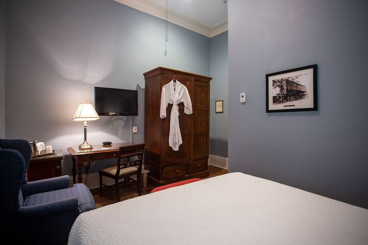 Room 57 of 122