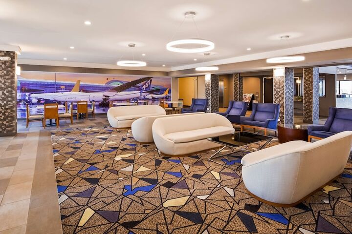 Hotel Interior 4 of 21