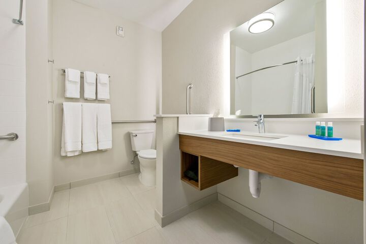 Holiday Inn Express & Suites Carrollton West by IHG