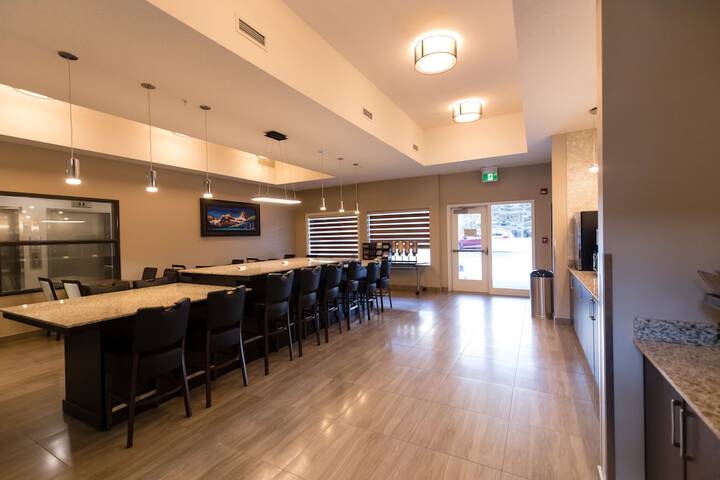 Super 8 by Wyndham Canmore