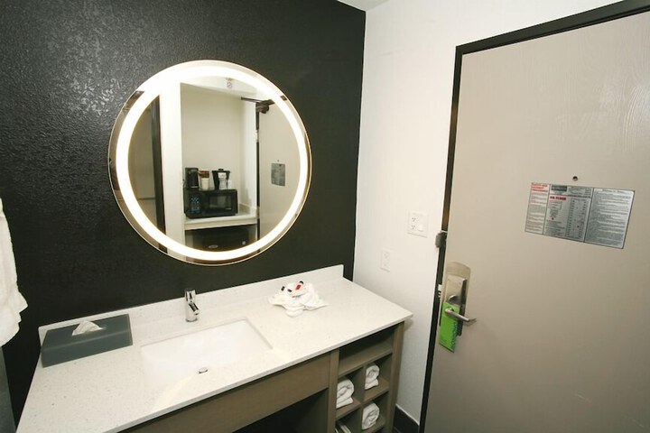 Room 63 of 78