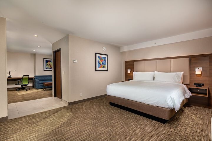Room 15 of 50