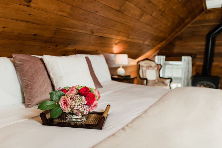 The Mast Farm Inn