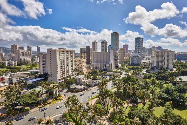 DoubleTree by Hilton Hotel Alana - Waikiki Beach