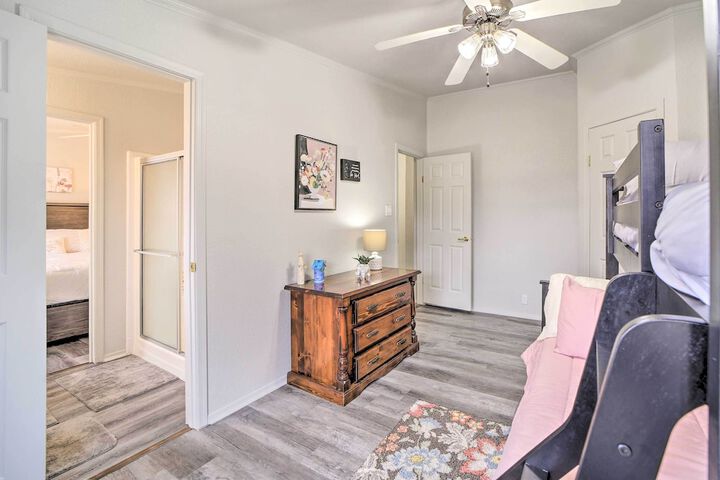 Eufaula Escape w / Deck - Steps to Lake!